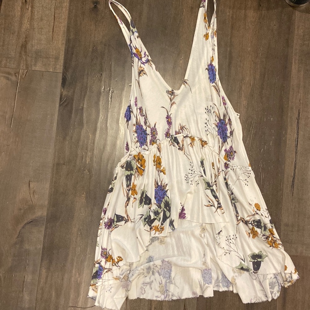 Floral Going-Out Top from Urban Outfitters! Excellent condition, worn once